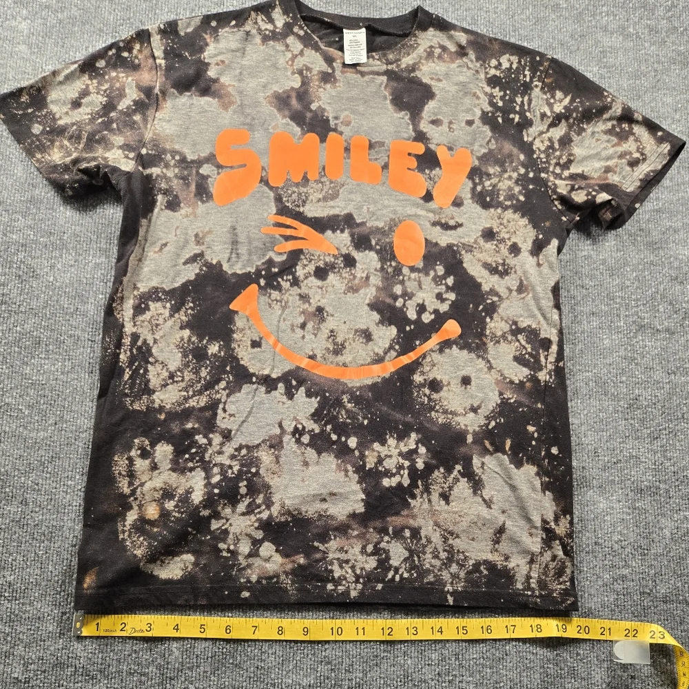 SMILEY Tie Dye Graphic  T-shirt M/L‎
